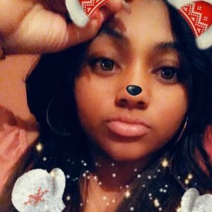 Meet your Posher, Alexis